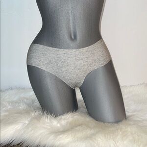 Victoria’s Secret Pink No Show Seamless Cheekster Panty Underwear. NWT